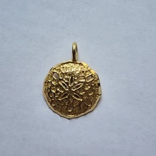 14k Yellow Gold Sand Dollar Shell Charm Pendant 2.4 Grams