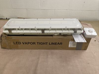 Nice LED VAPOR LIGHT LINEAR MVT0345W27V50KWLBB w/BRI819P-B-D Infrared Sensor.