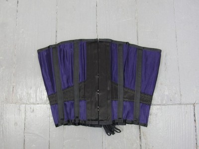 Vintage Axfords lila schwarz SATIN VIKTORIANISCH Taille Drahtreifen Korsett | 71 cm / 28''