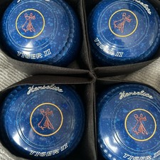 henselite tiger 2 lawn bowls size 2 very good condition speckled