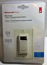 NEW/SEALED Honeywell Home 7-Day Programmable Light Switch/Timer - 40W (RPLS530A)