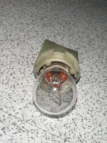 BMW 5 Touring E39 Scheinwerferabdeckung 133296 3.00 Diesel 1999 33959659