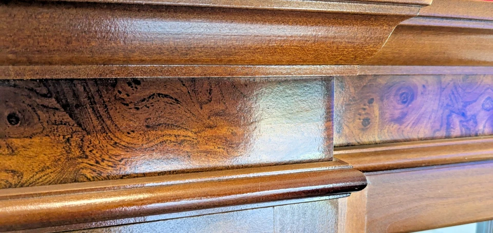 VTG PULASKI BREAKFRONT LIGHTED CURIO BURLED WOOD 4 GLASS SHELVES 76"H 42"W 13"D - Image 4 of 4