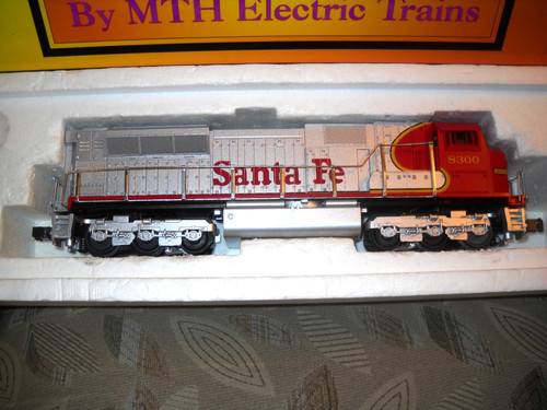 😎-RAIL KING de M.T.H. SANTA FE - #8300 3 RIELES--SD-90 MAC DIÉSEL con sonido proto😎 | Zustand: New: Other (See Details)