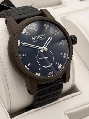 Nixon The Patriot Swiss Movement Herrenuhr Cerakote Edelstahl Leder Braun