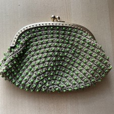 Vintage Handmade Green Seed Bead Kiss Lock Wallet Coin Purse Bag Crochet Knit