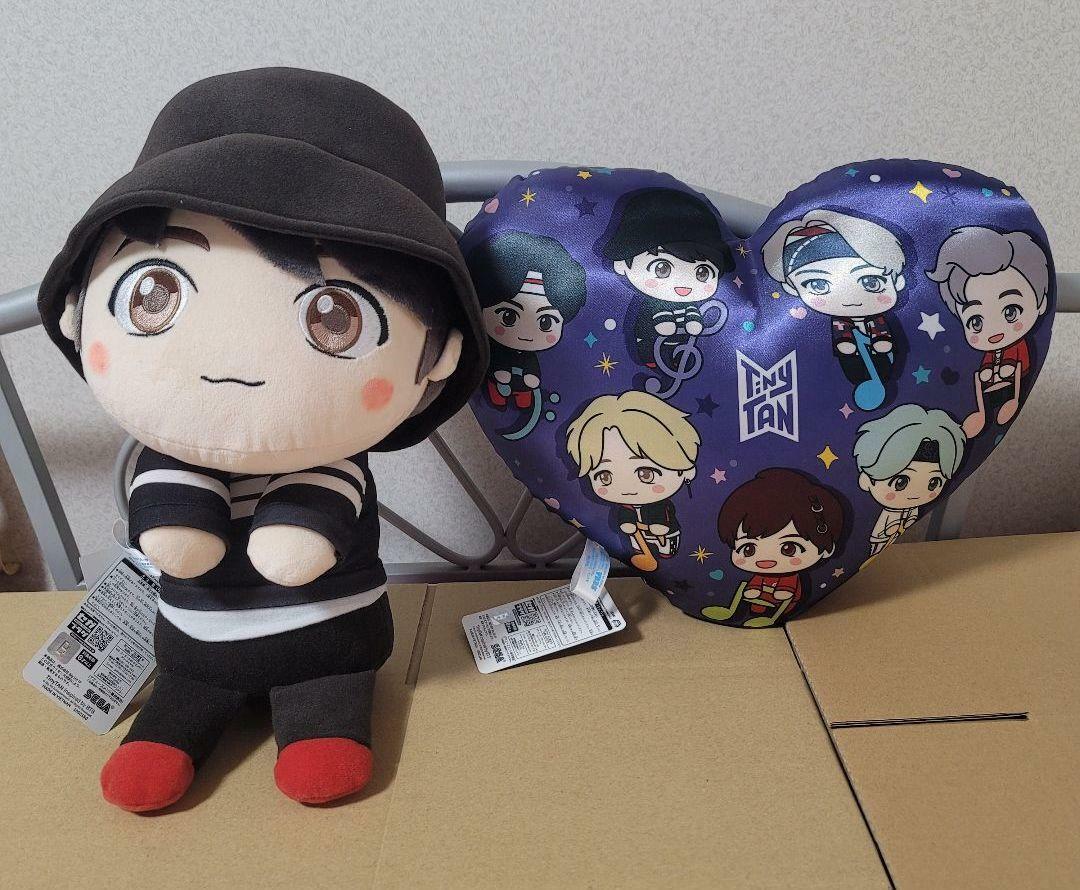 BTS TinyTAN JungKook Plush doll 28cm (11in) & Heart cushion 28cm