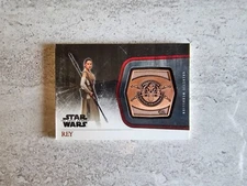 Topps Star Wars Force Awakens Rey Galactic Medallion Card w/case