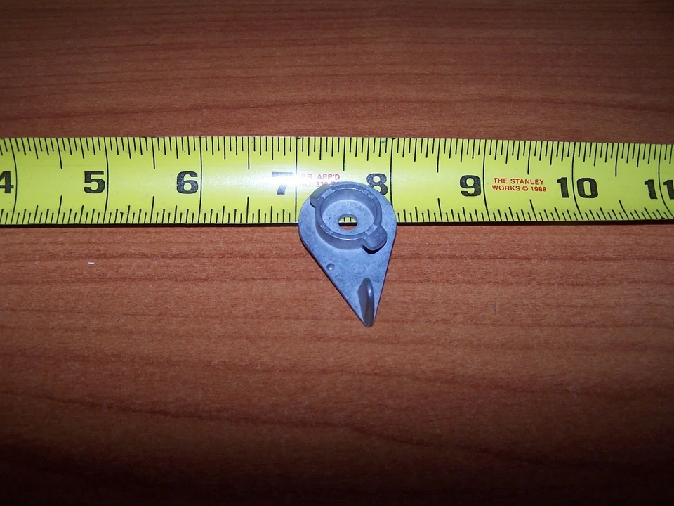 SOPORTES DE INSTALACIÓN DE CLIPS PARA PERSIANAS VERTICALES LEVOLOR   Foto 2 de 3