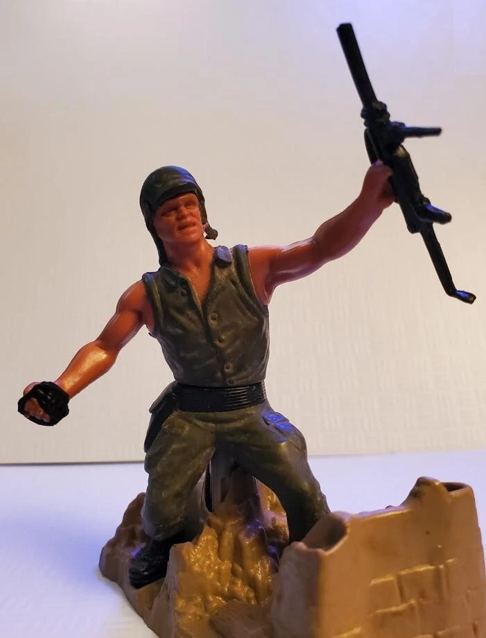 JUEGO DE 8 ARMAS Mattel heroes in action 1974 - repros Foto 3 de 4