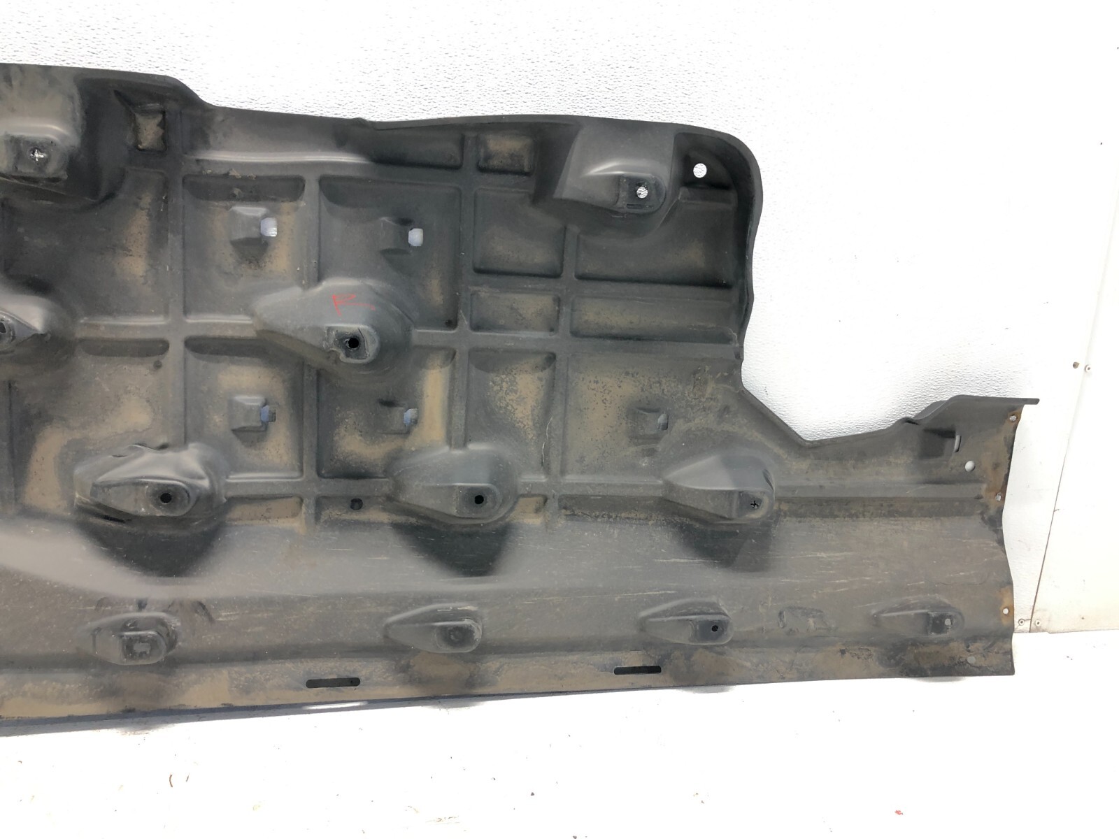 2017-2020 MASERATI LEVANTE LEFT RIGHT SIDE UNDER BODY SPLASH GUARD SHIELD OEM