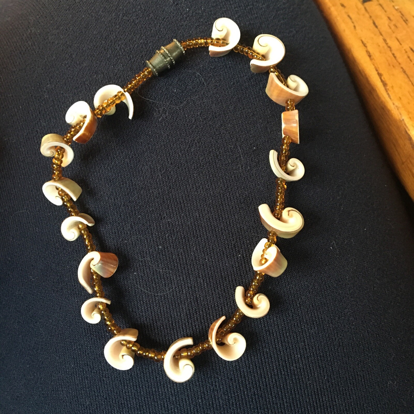 Unique Vintage 1950s Seashell Shell Bracelet Cost… - image 1