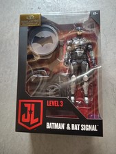 McFarlane Collector's Club Batman & BAT SIGNAL Justice League Level 3