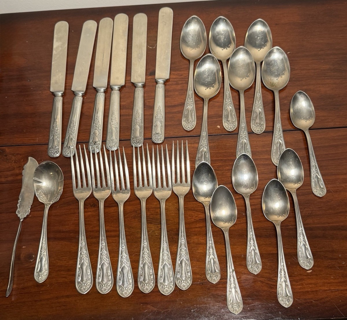 Vintage Floral Rogers Nickel Silver Flatware 26 Piece 6 Each Fork