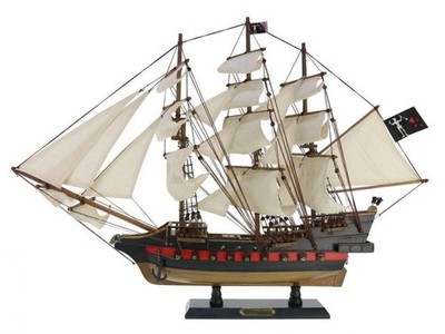 Wooden Blackbeard Queen Anne's Revenge White Sails Limited Model Pirate Ship 26''