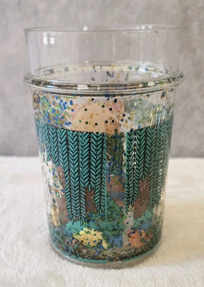 Taza coctelera de plástico brillante vintage Disney Pocahontas Kibouki de colección barco Walt rara Foto 3 de 4