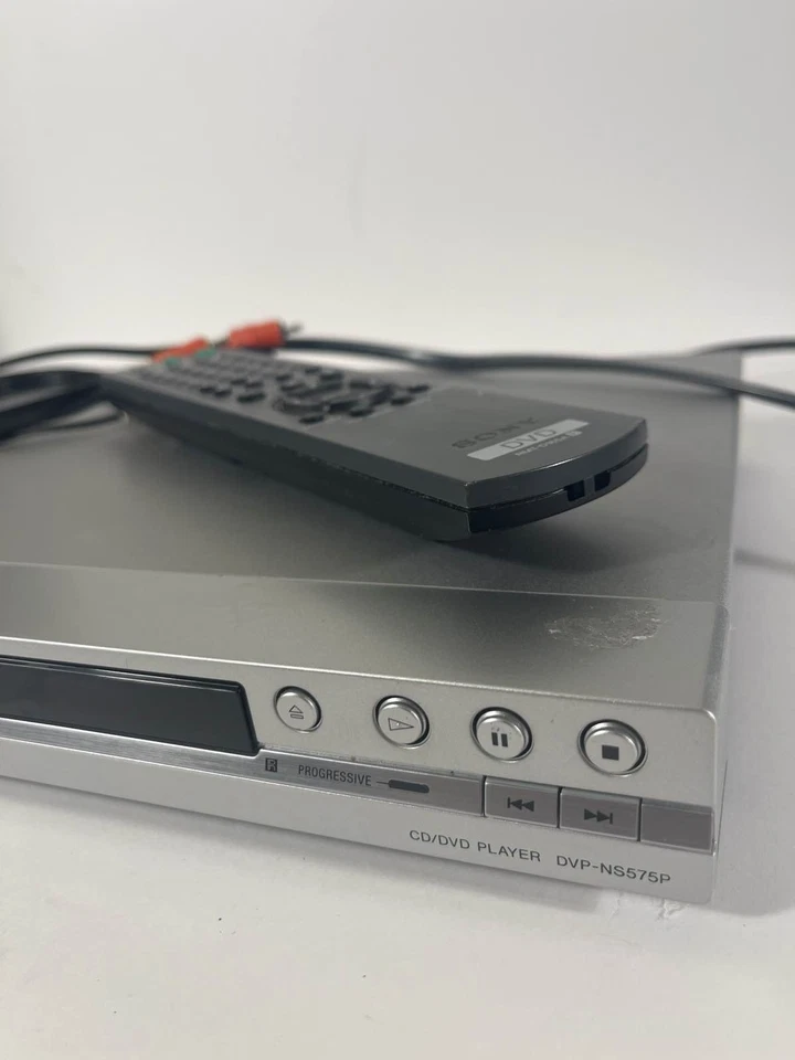 Sony DVP-NS575P DVD CD Player Progressive Scan Silver w/ Remote & AV Cables - Image 3 of 4