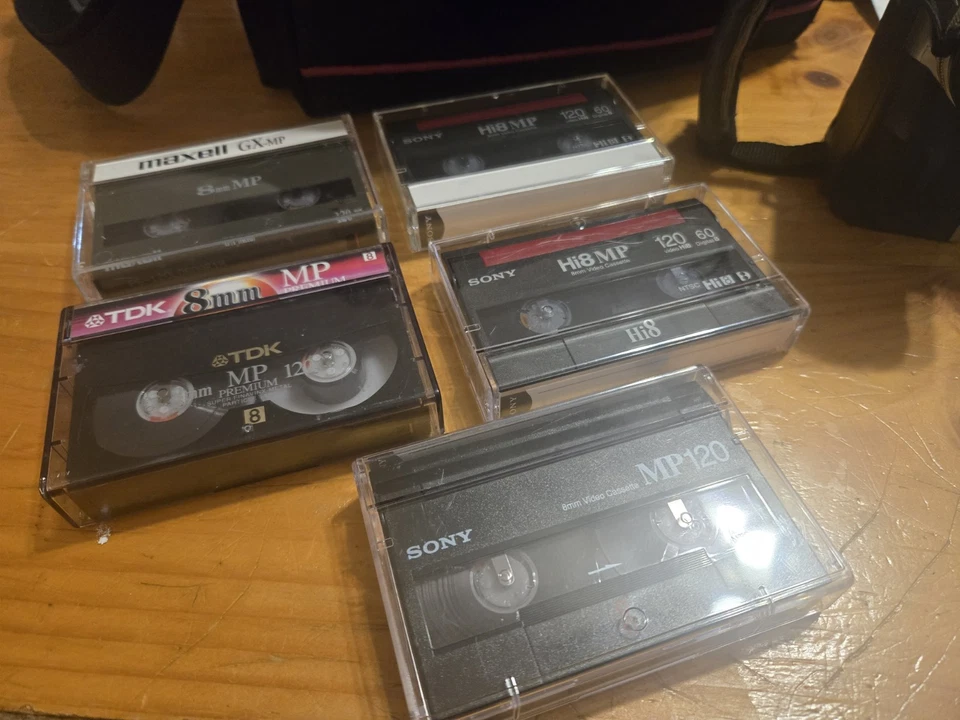 Sharp ViewCam VL-A45U Hi8 Camcorder 400x Zoom With Bag and Accessories - Image 4 of 4