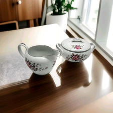 Vintage Roberts China Doris Pattern No. 6230 Sugar Bowl with Lid