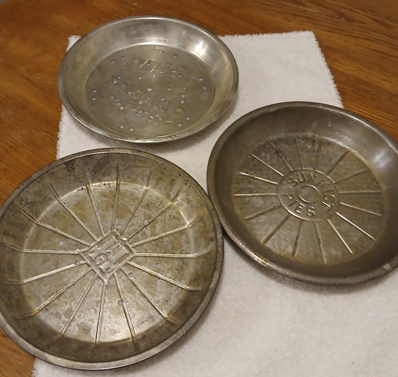 Vintage Steel Pie plates/Lot of 3/Rare