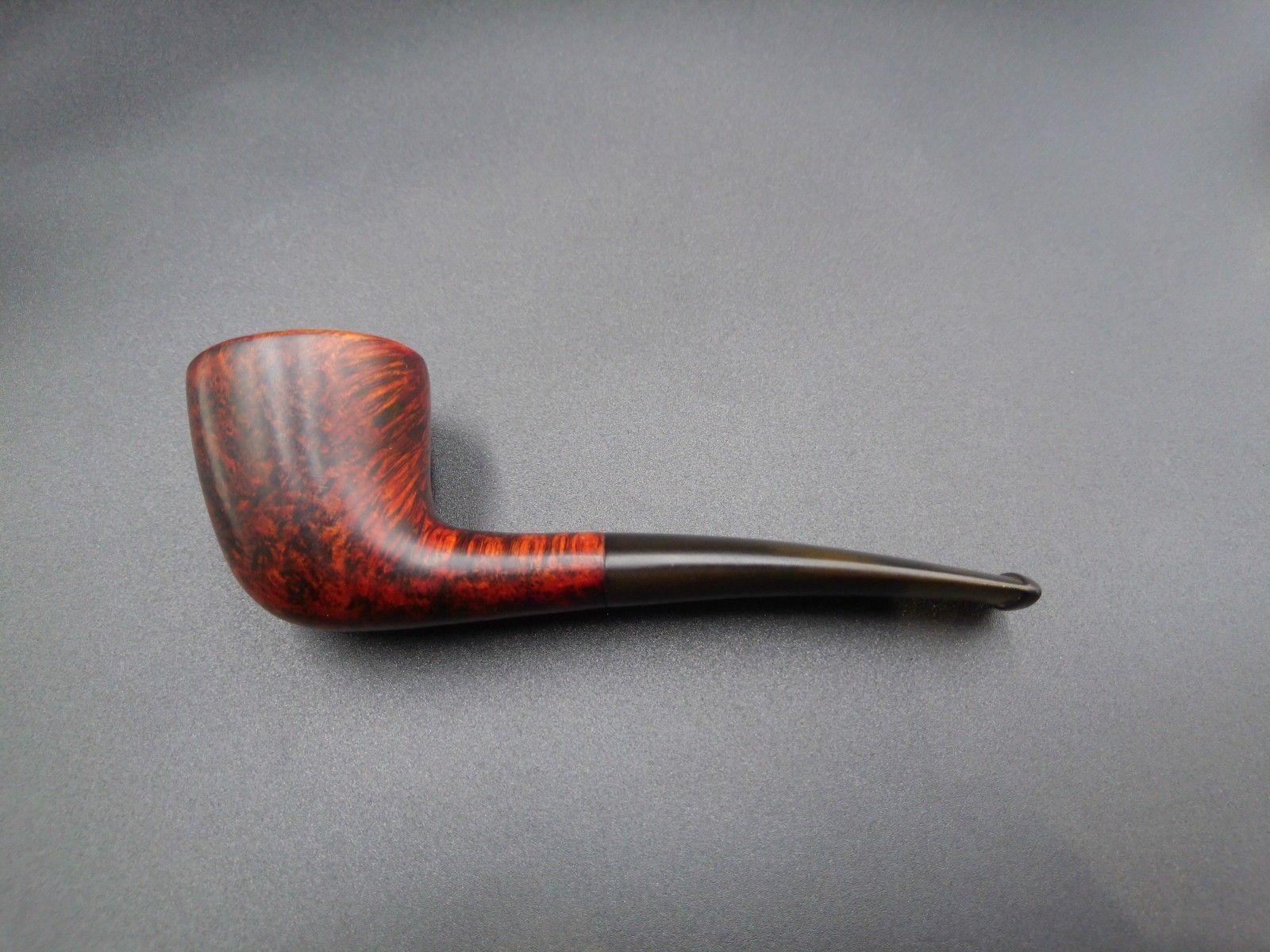 Barling “Garnet Grain” 4805 – Bent Dublin – Post-Transition English Estate Pipe