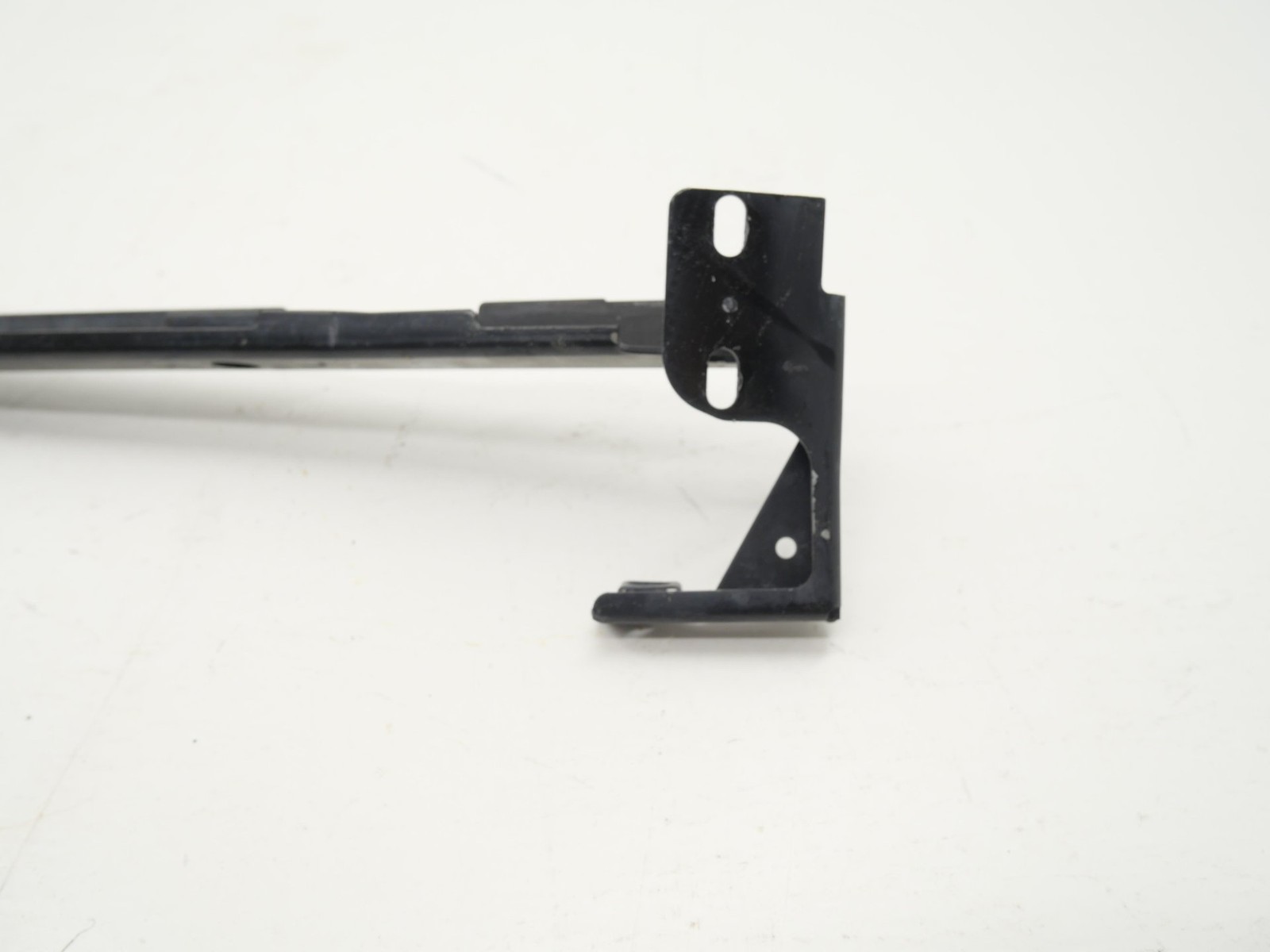 2005 Bentley Continental GT Front Bumper Support Retainer Bracket Center OEM