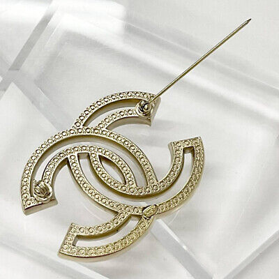 CHANEL バッチ CHANEL CC Logo Rhinestone Brooch Gold Tone Pin A20V Auth