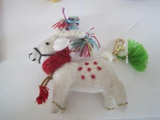 Piñata Clip Keychain Plush White 4" x 5"