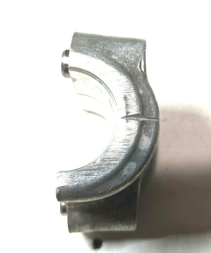 FERRARI 348 PARTS  ENGINE RIGHT HEAD CAMSHAFT CAP # 1