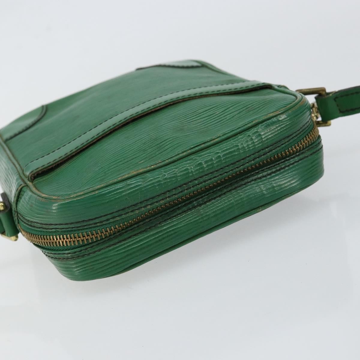 LOUIS VUITTON Epi Danube Shoulder Bag Green M45634 LV Auth BA7919 image 6