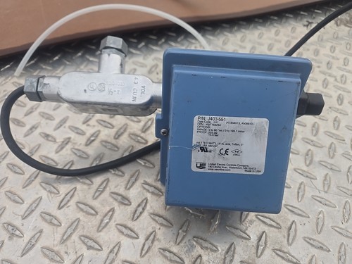 J403-551 United Electric Pressure Switch 0"-80"