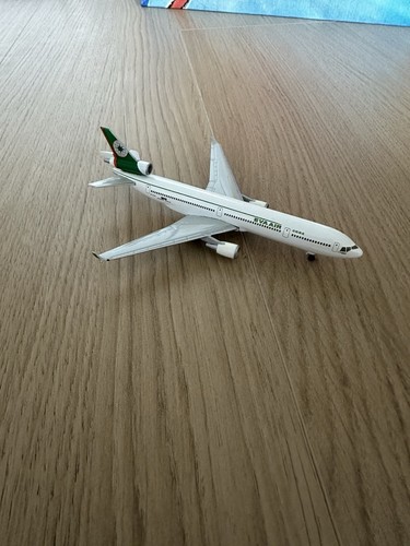Herpa Eva Air McDonnell Douglas MD-11 Scale 1:500 - Picture 2 of 5