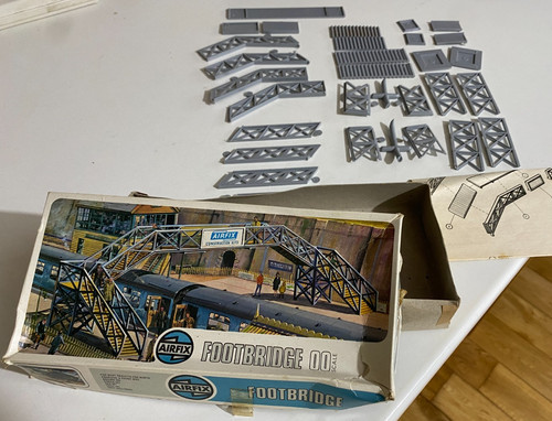AIRFIX 02601-3 SERIE 2 - KIT PASARELA - CALIBRE OO - EN CAJA Y COMPLETO | Condition: Used