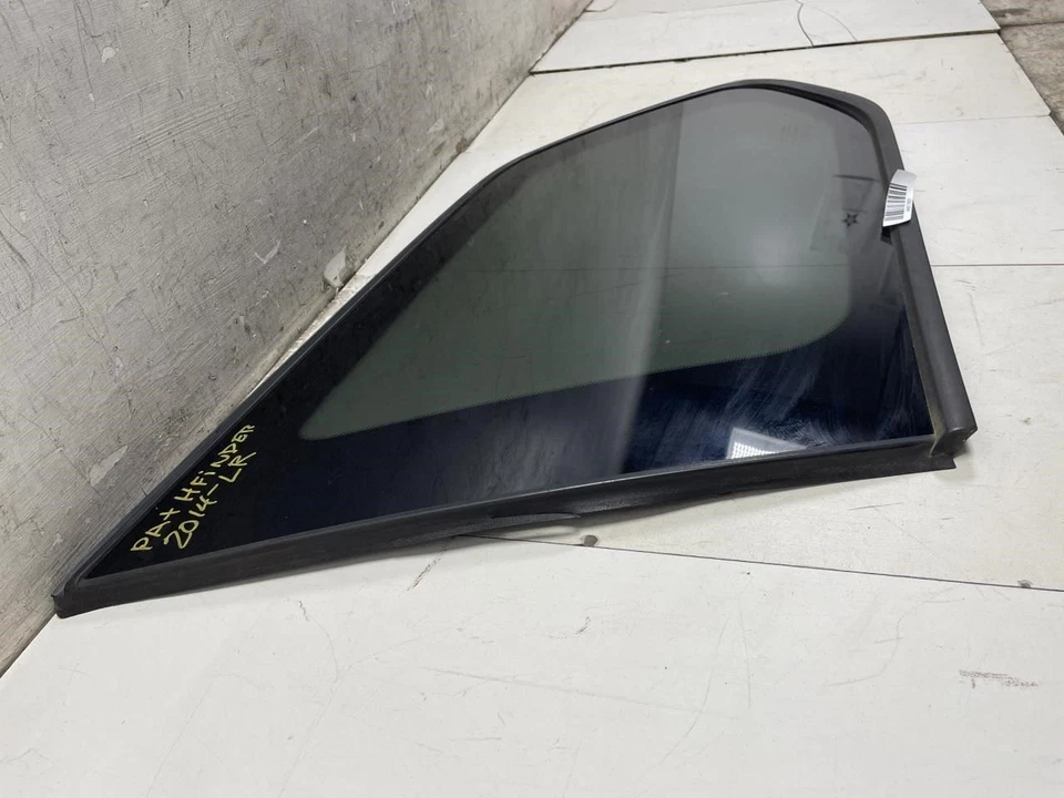 Nissan Pathfinder 2014 cuarto de cristal trasero izquierdo lado del conductor OEM+  Foto 2 de 4