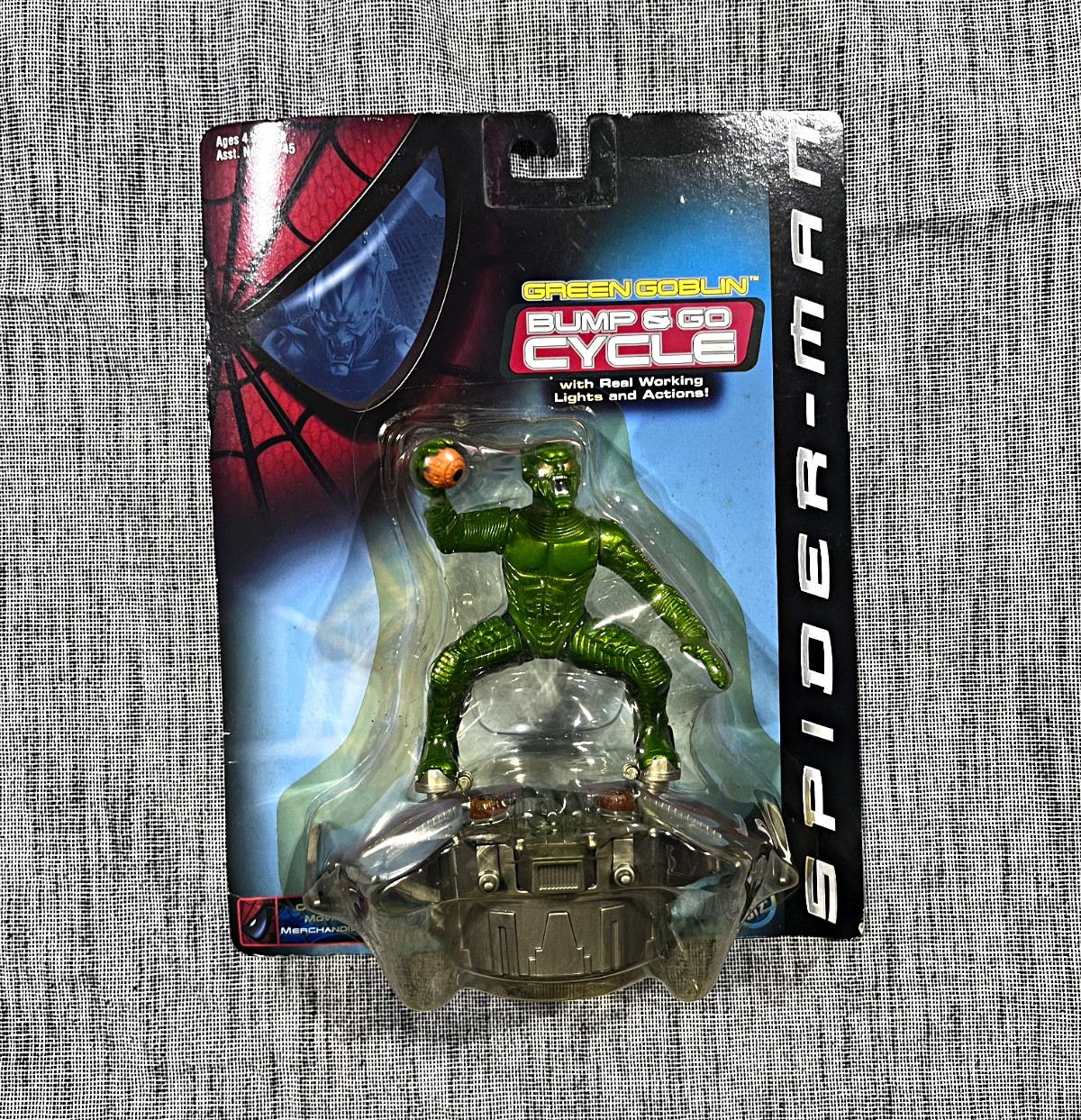 Toy Biz 2001 Spider-Man Green Goblin Bump & Go Cycle Vehicle Light Up