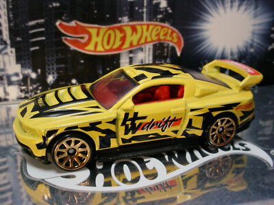 2023 HW DRIFT Design Exclusive CUSTOM '12 FORD MUSTANG  yellow Hot Wheels loose