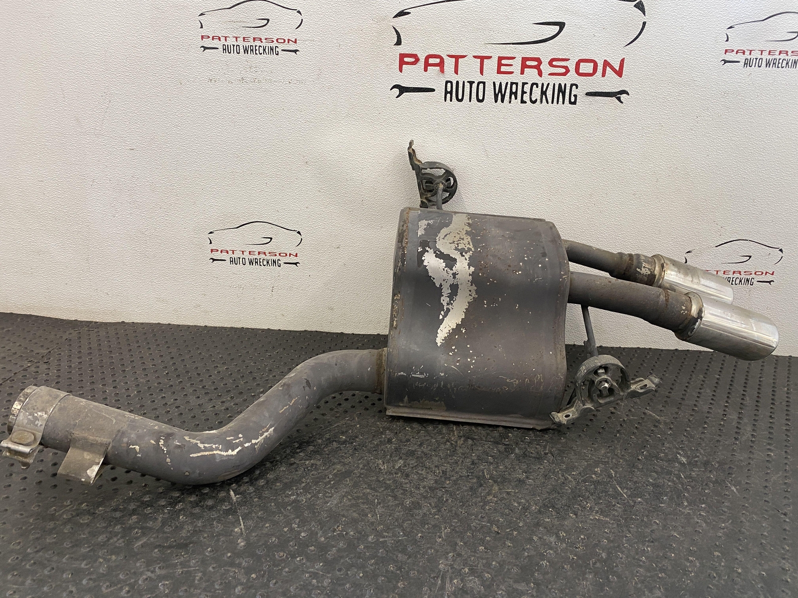 03-12 MASERATI QUATTROPORT M139 REAR PASSENGER EXHAUST MUFFLER W/TIPS 66K MILES