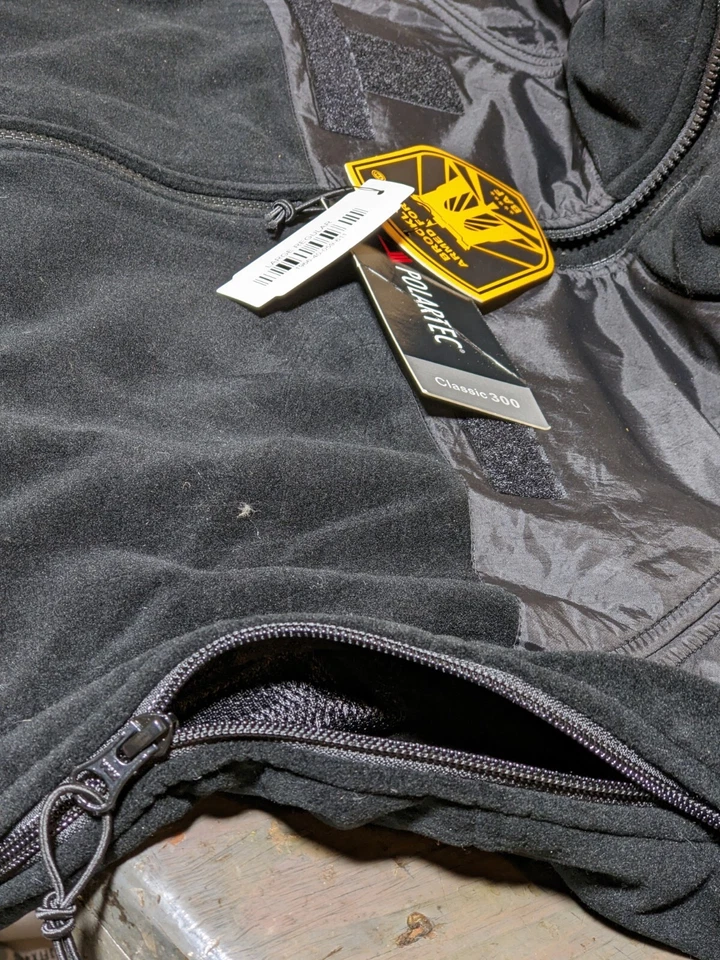 US Army Polartec 300 Fleece Jacket Liner ECWCS Black NIB B.A.F. - Image 4 of 4