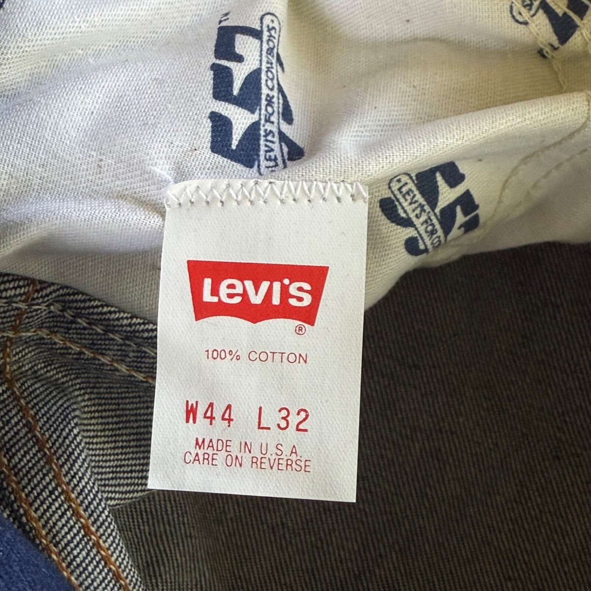Vintage Levi's 557 Straight Leg Denim Jeans w/ Tag Sz 44 x
