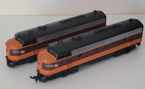 HO Made in Austria 4-4 The Milwaukee Road #105A Diesel Engine ~ Set of ...