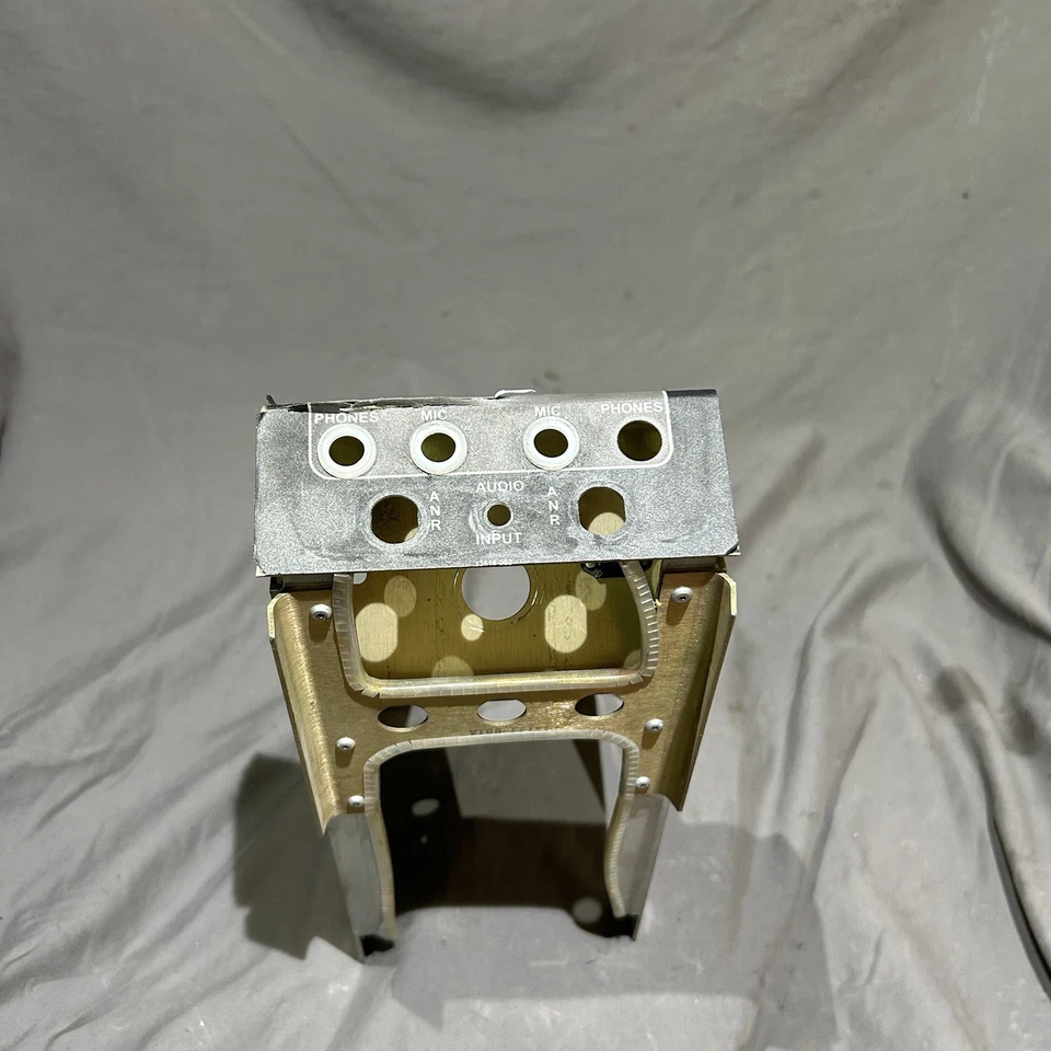 Consola central panel de audio Cirrus SR22T 18235-005, 18570-001, 18570-002 Foto 3 de 4