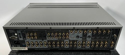 Arcam FMJ AV8 Vorverstärker Prozessor Mehrkanal THX mit Fernbedienung - Bild 19 von 21