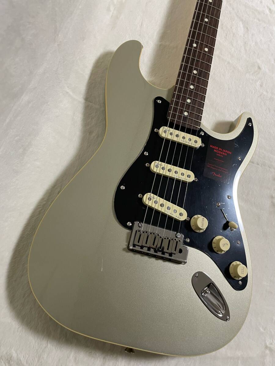 Electric Guitar Fender 75 Made in Japan Modern Stratocaster