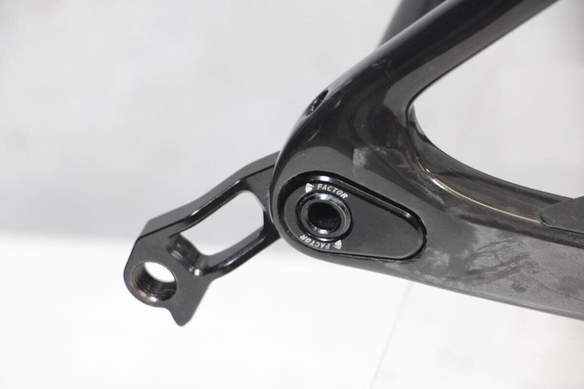 FACTOR OSTRO VAM V1 Carbon Frame 52 (2021) with Black Inc FACTOR OSTRO VAM V1 Carbon Frame 52 (2021) with Black Inc