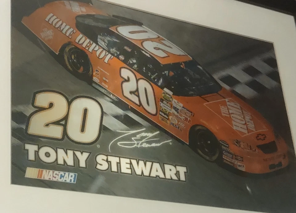 托尼·斯图尔特 带 PIT CREW IN MOTION 海报框 MATTED Holographic — 第 2/2 张图片