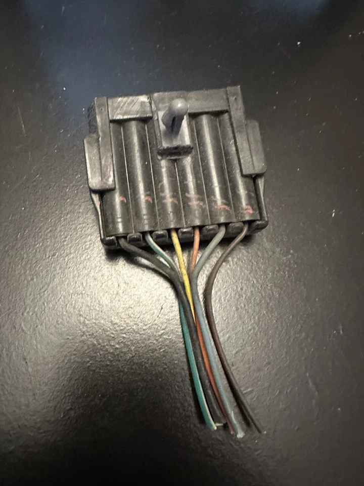 95-02 凯迪拉克 Eldorado 车头灯接线连接器公头端维修套件 — 第 3/4 张图片