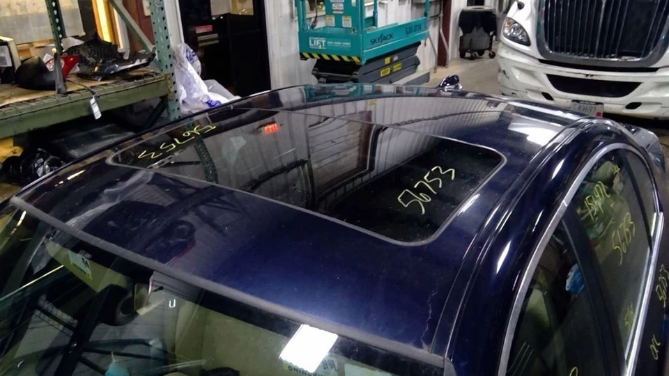 Passenger Corner/Park Light Side Marker Clear Lens Fits 06-10 BMW 550i 4031348 - Image 4 of 4