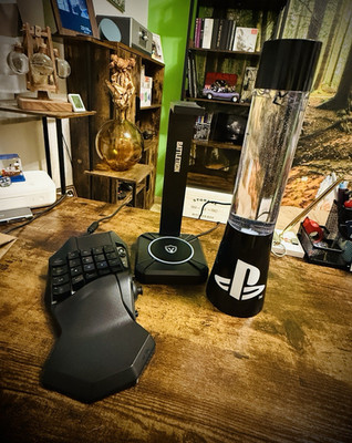 Gaming Setup Bundle - HORI Keypad/RGB Headsethalter/Playstation Flow Lampe