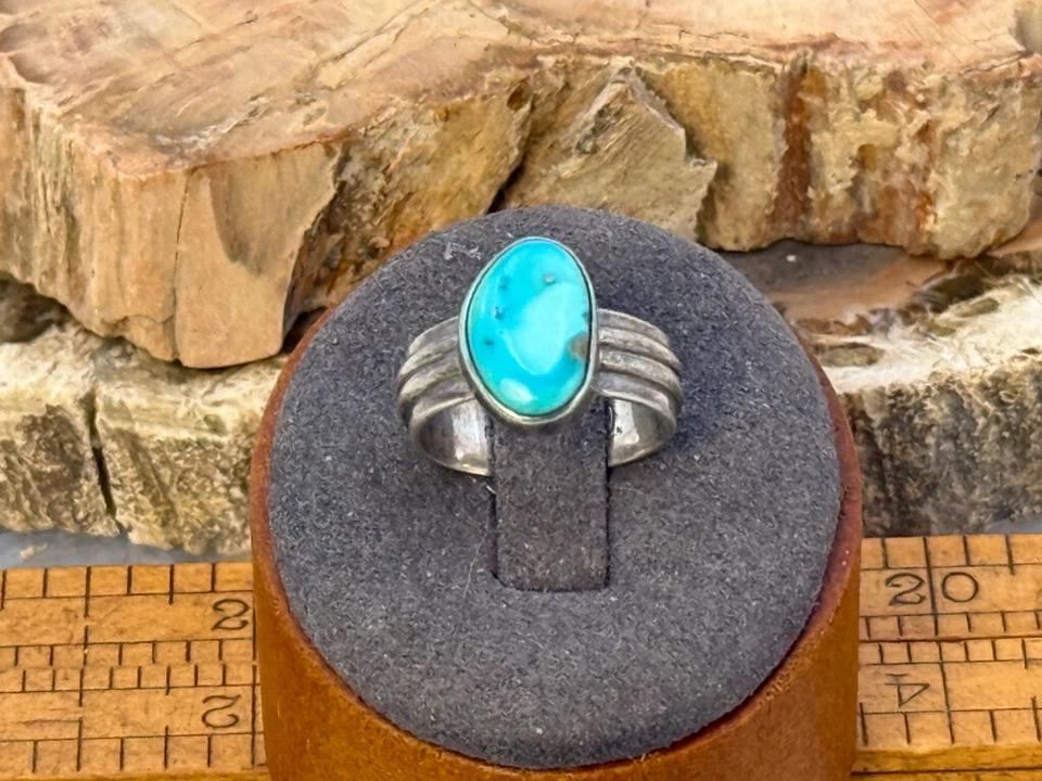 Кольцо навахо из чистого серебра с бирюзой Lawrence Delgarito размер 5,75 --LBB25,93 - Изображение 2 из 4