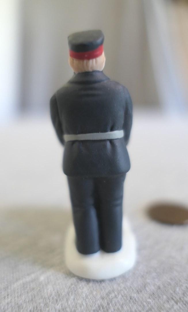 1989 Lefton Ceramic Village Good Samaritan Band Drum Master 2.5" Sri Lanka 07329